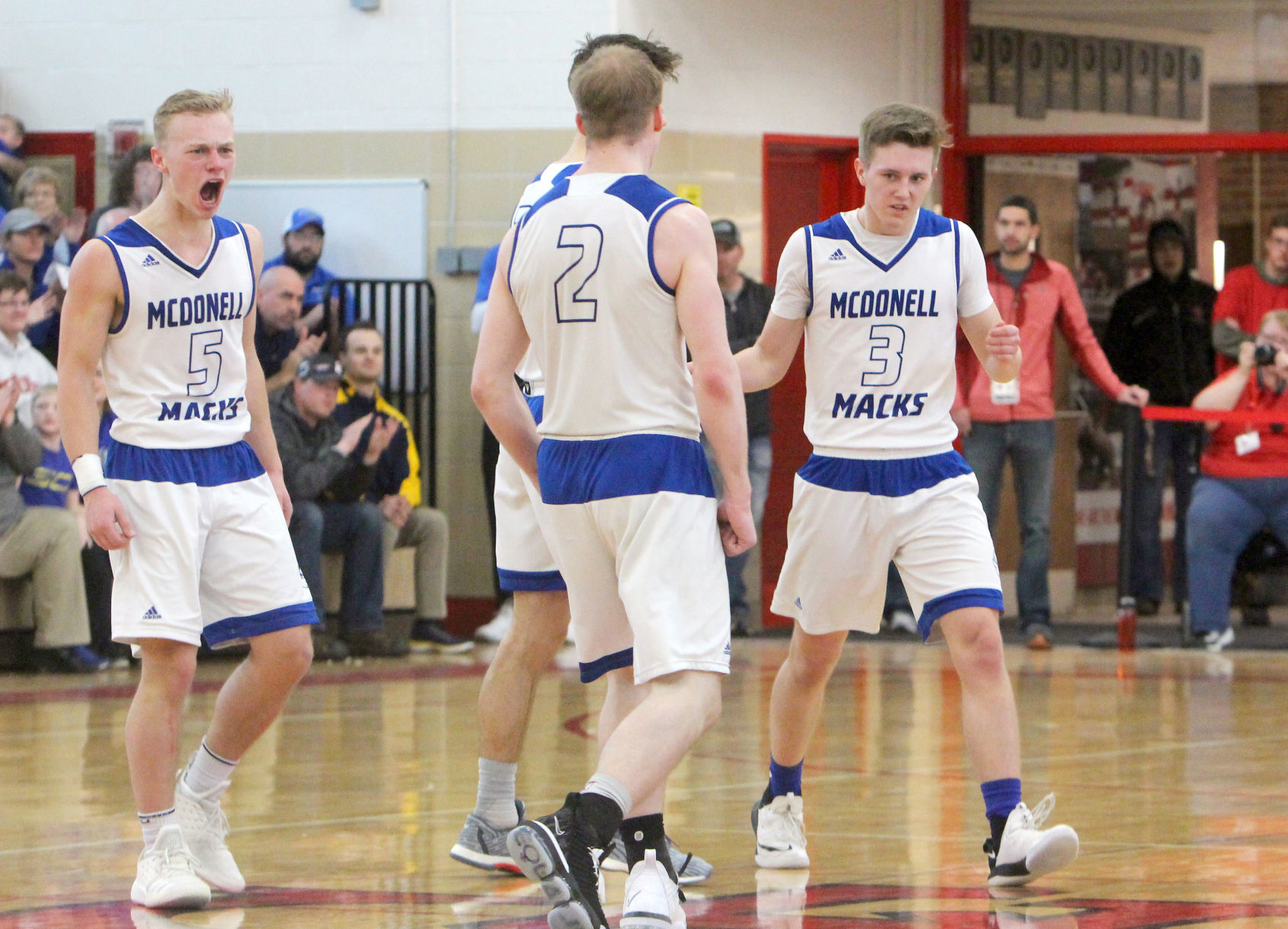 McDonell boys basketball vs Luck at Chi-Hi 3-9-19